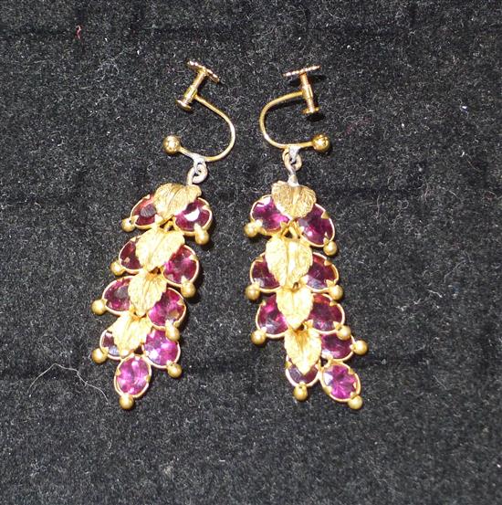 Pair drop earrings